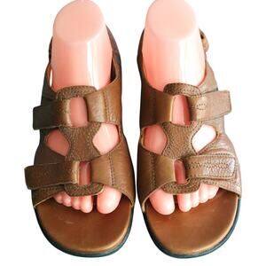 CLARKS Un Structured Brown Leather Sandals Hook and Loop Comfort 9.5 Open Toe